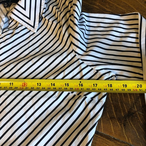 Jones of New York peplum signature striped zip up collared shirt - Picture 5 of 10